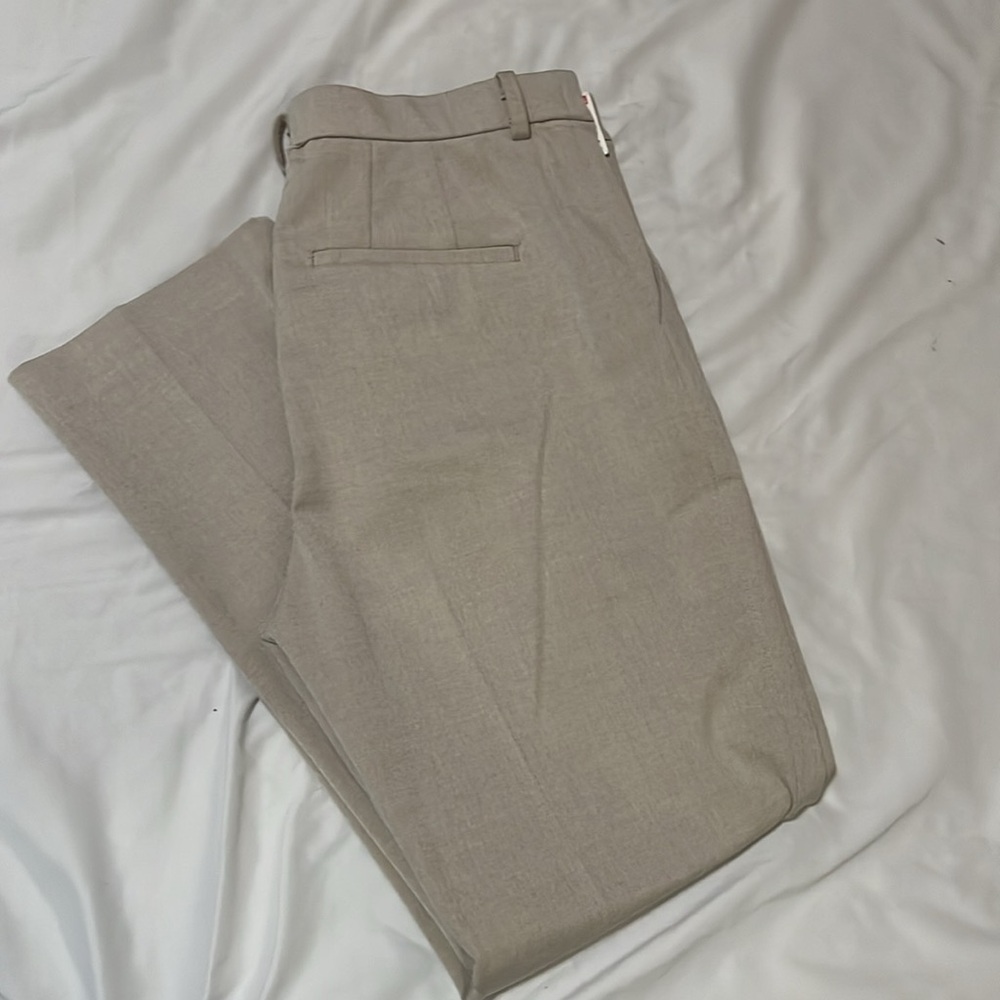 Uniqlo Women's Ankle Cropped Trousers in Light Beige